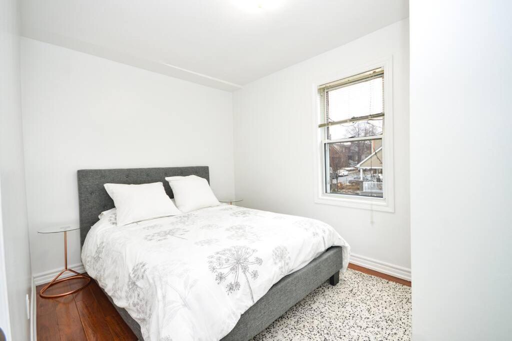 Cheerful 3Bdm Home With Free Parking On Premises Toronto Esterno foto